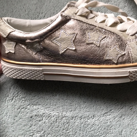 Sneakers - Picture 3 of 4